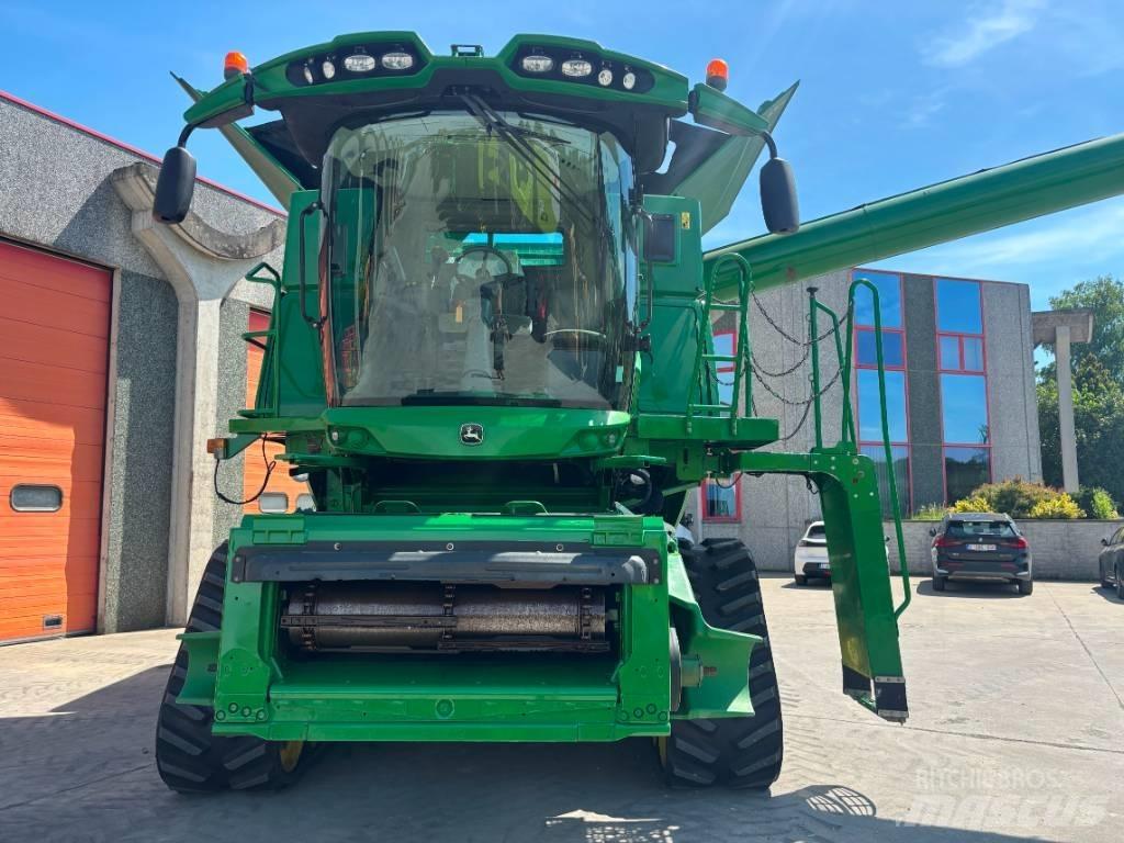John Deere S 690 i Ražas novākšanas kombaini