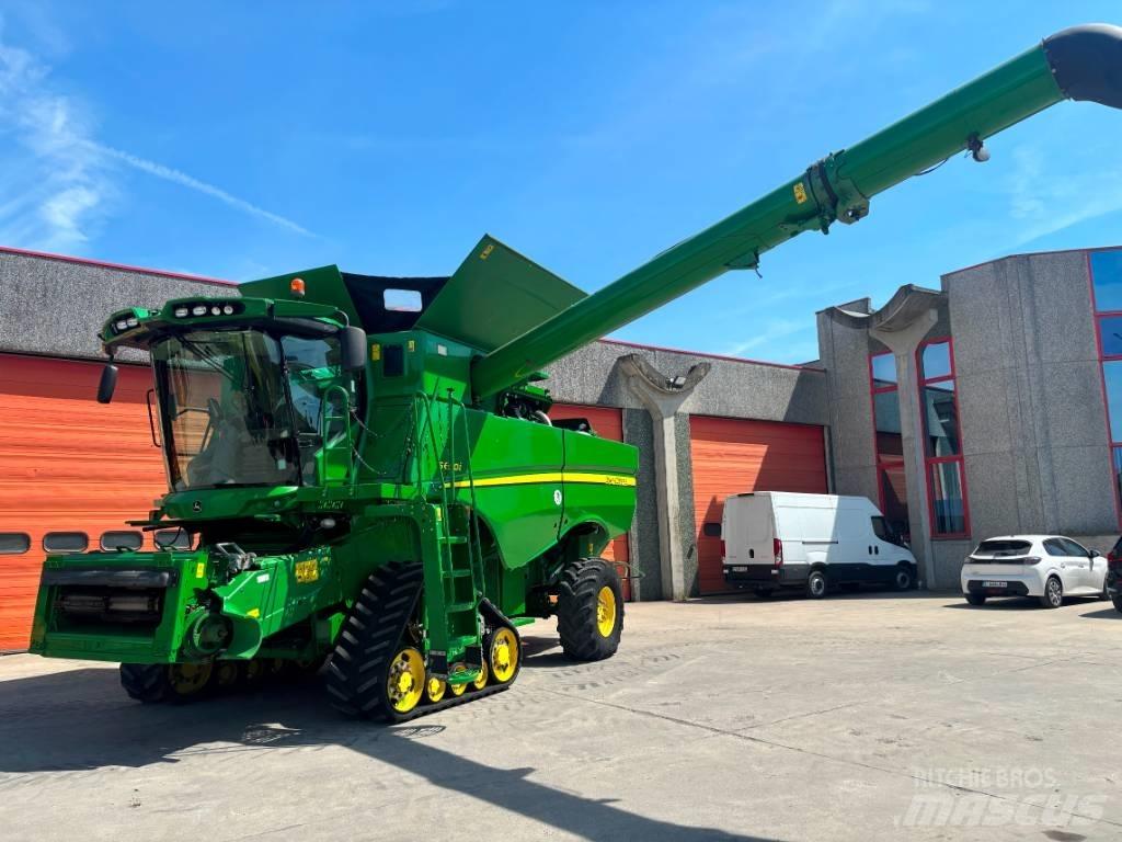 John Deere S 690 i Ražas novākšanas kombaini