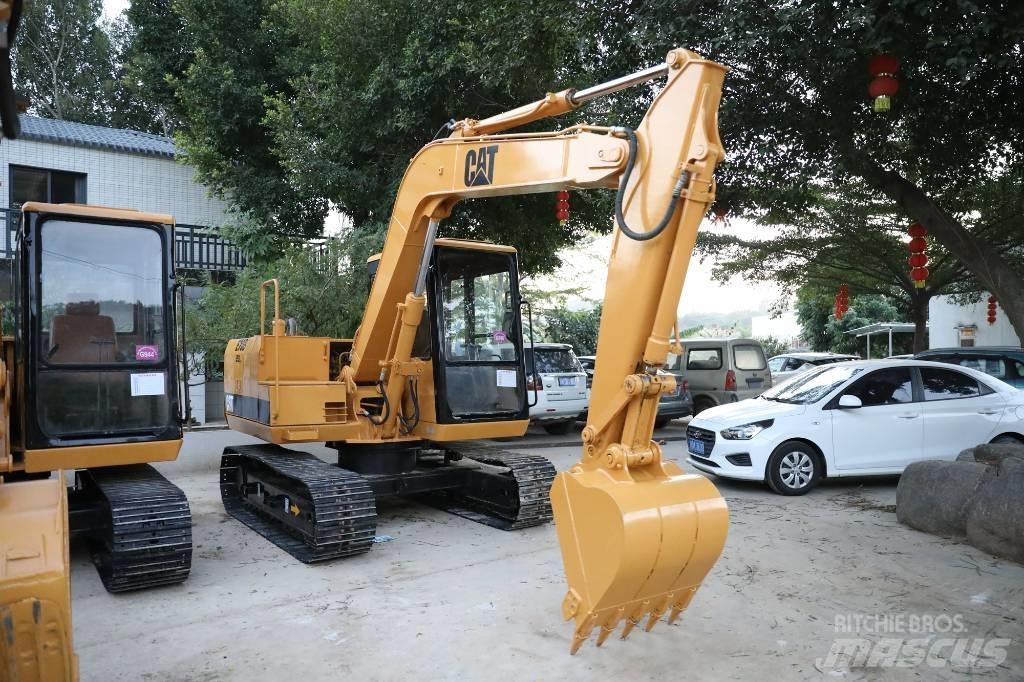 CAT E 70 B Mini ekskavatori < 7 t