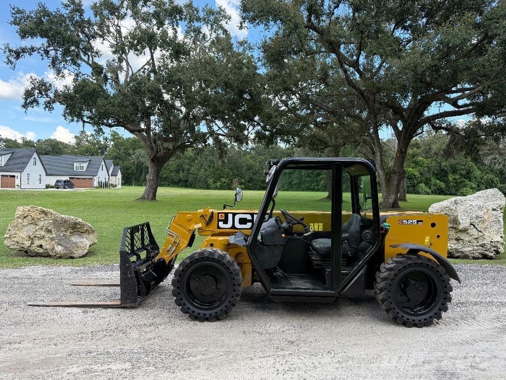 JCB 525-60 Teleskopiskie manipulatori