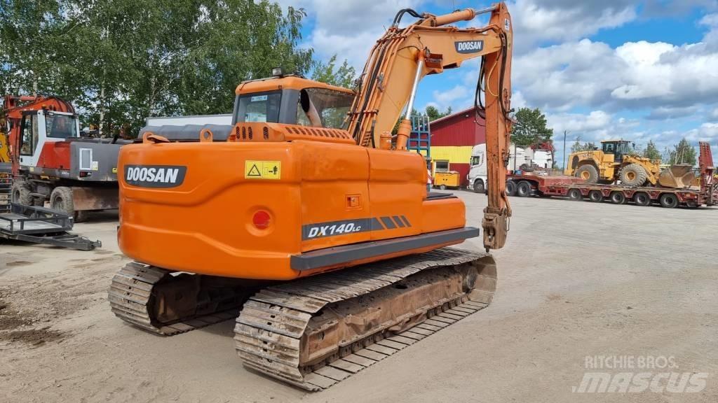 Doosan DX 140 LC-3 Kāpurķēžu ekskavatori
