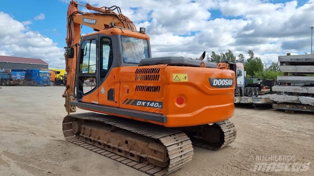 Doosan DX 140 LC-3 Kāpurķēžu ekskavatori