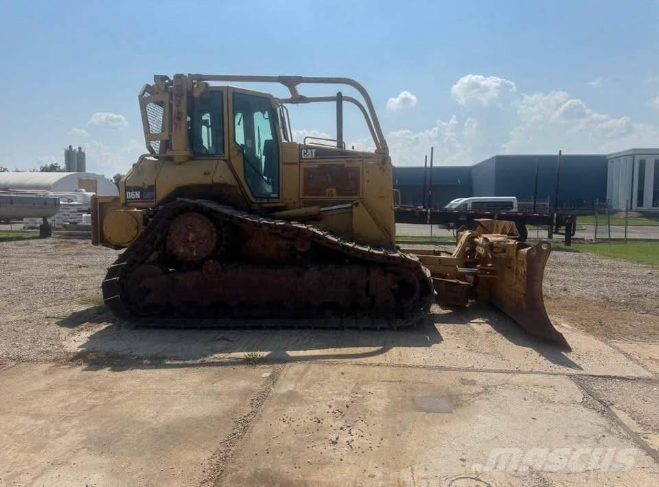CAT D 6 N Kāpurķēžu buldozeri