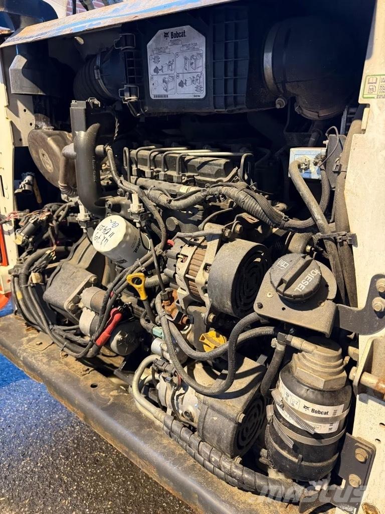 Bobcat T 590 Lietoti riteņu kompaktiekrāvēji