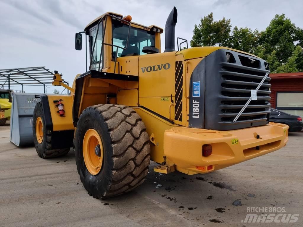 Volvo L 180 F Iekrāvēji uz riteņiem