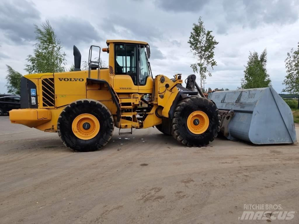 Volvo L 180 F Iekrāvēji uz riteņiem