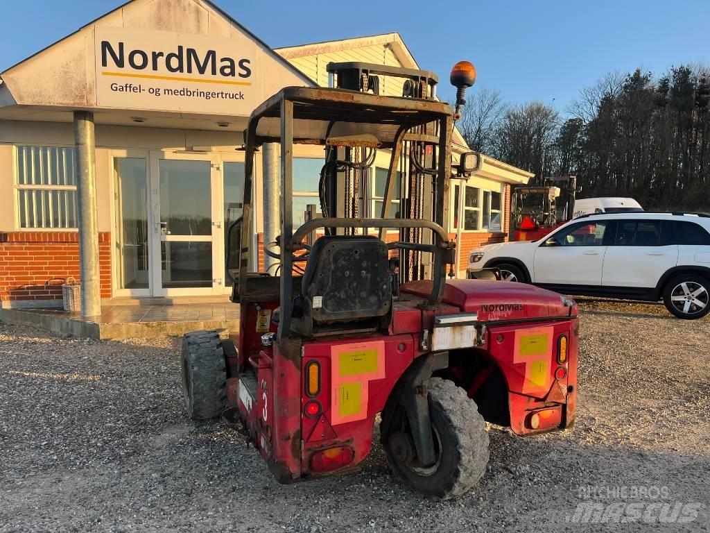 Moffett M4 25.3 Tehnika ar dīzeļa dzinēju