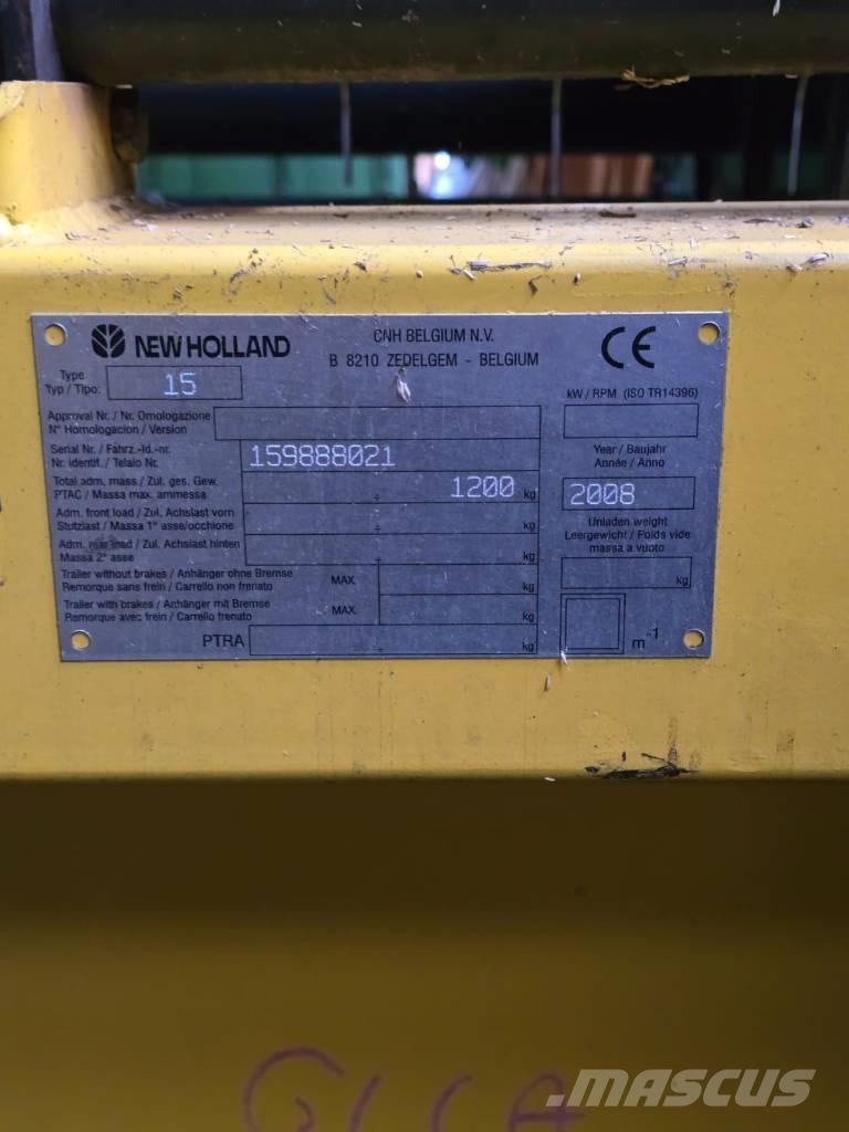 New Holland TC 5050 Ražas novākšanas kombaini