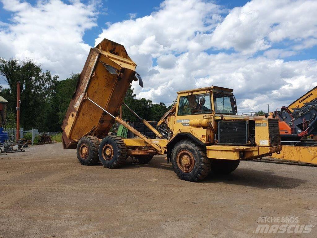Volvo A 25 C Artikulētie pašizgāzēji