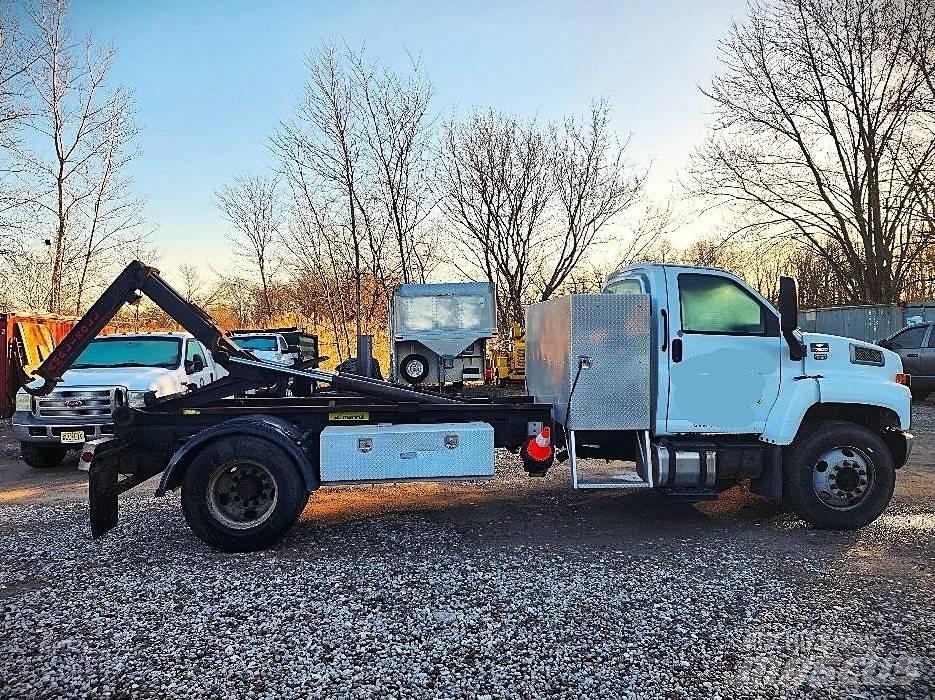 GMC 7500 Treileri ar āķi