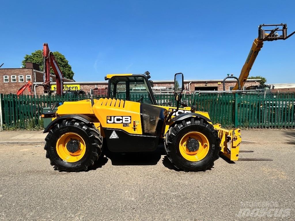 JCB 526-56 Agri Lauksaimniecības pacēlāji