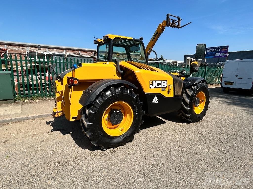 JCB 526-56 Agri Lauksaimniecības pacēlāji