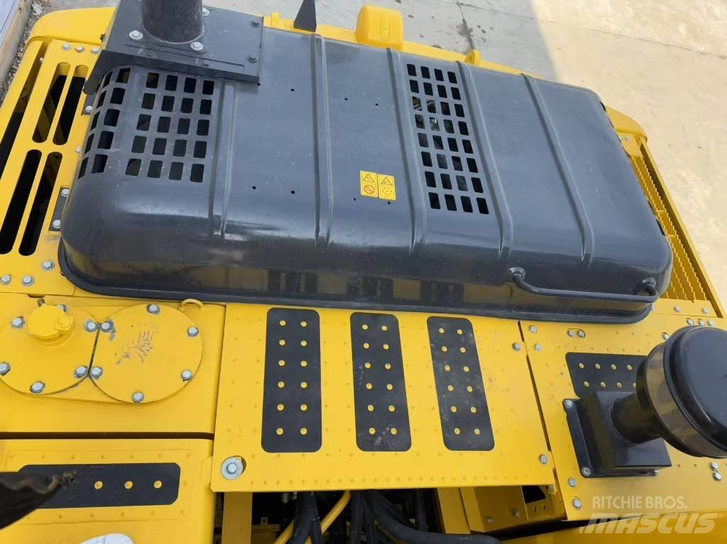 Komatsu PC 200-8N1 Kāpurķēžu ekskavatori