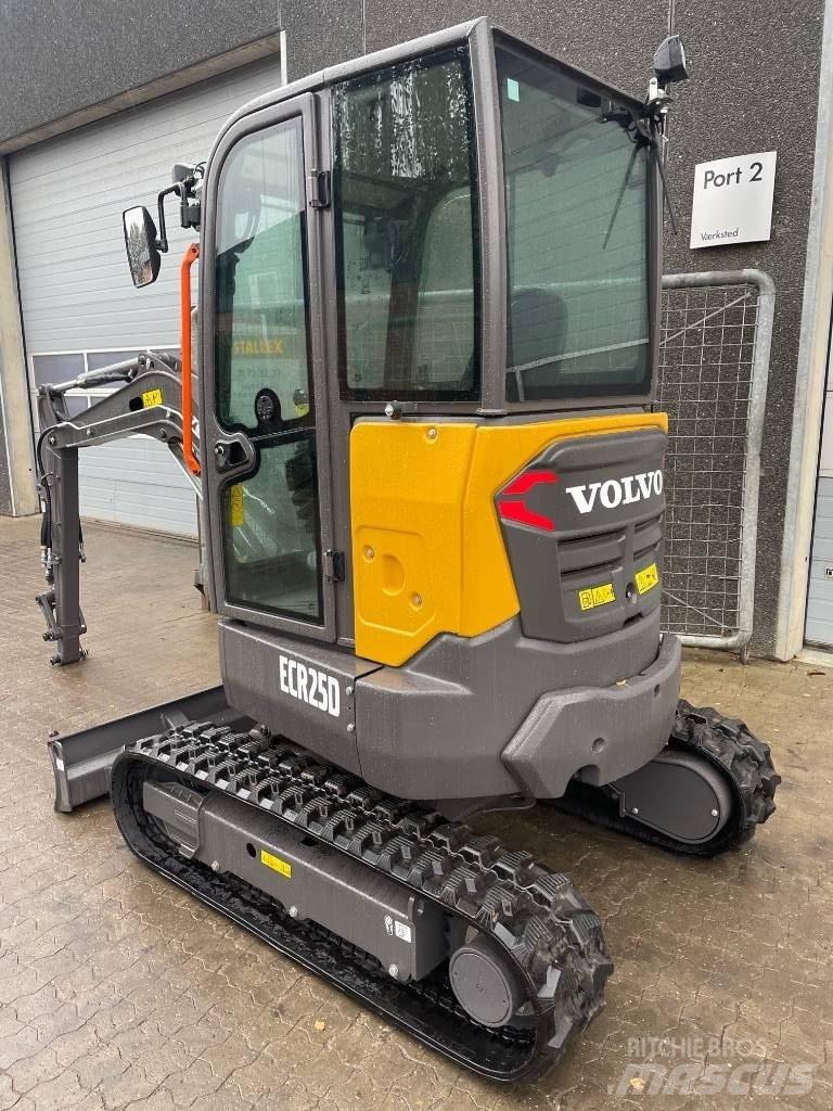 Volvo ECR25D Mini ekskavatori < 7 t