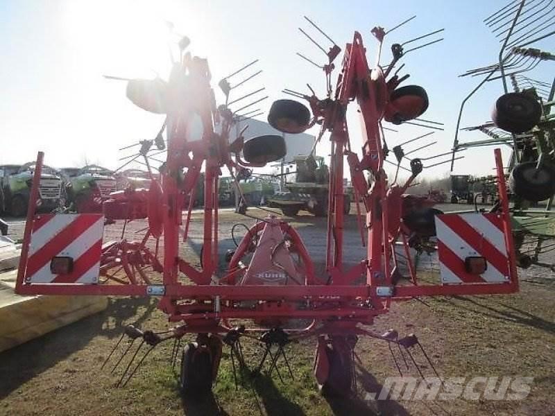 Kuhn GF8702 Grābekļi un siena ārdītāji