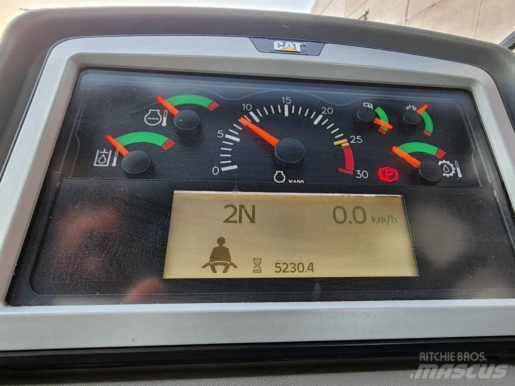 CAT 972 M Iekrāvēji uz riteņiem