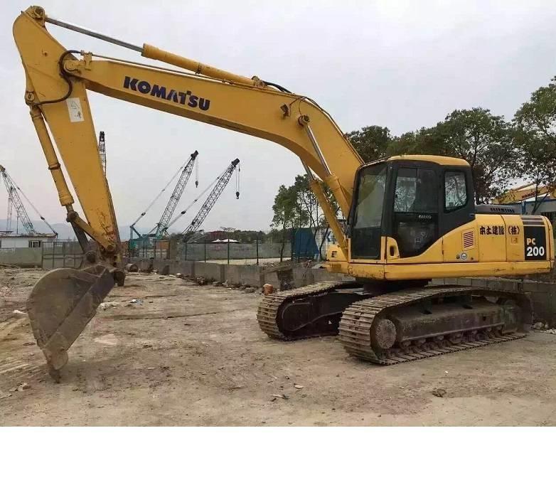 Komatsu pc200-7 Kāpurķēžu ekskavatori