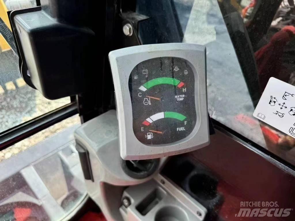 CAT 307E2 Kāpurķēžu ekskavatori
