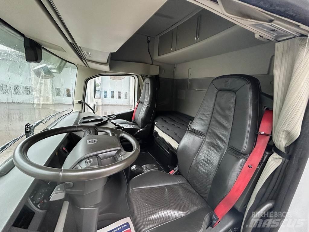 Volvo FH Flakbil Platformas/izkraušana no sāniem