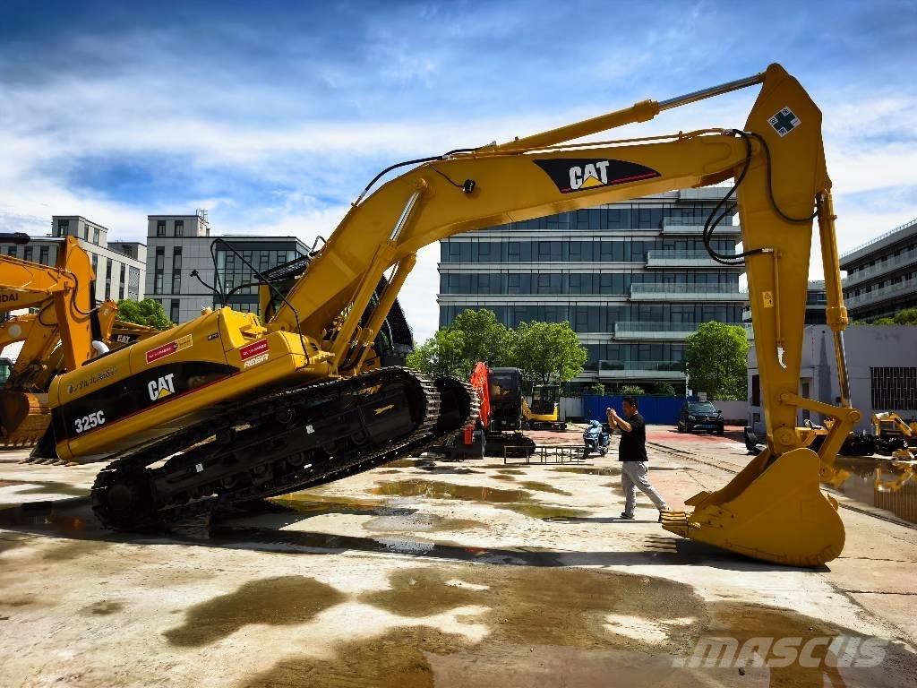 CAT 325 C Kāpurķēžu ekskavatori