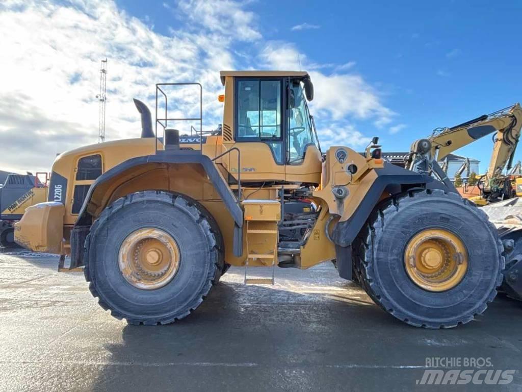 Volvo L 220 G Iekrāvēji uz riteņiem