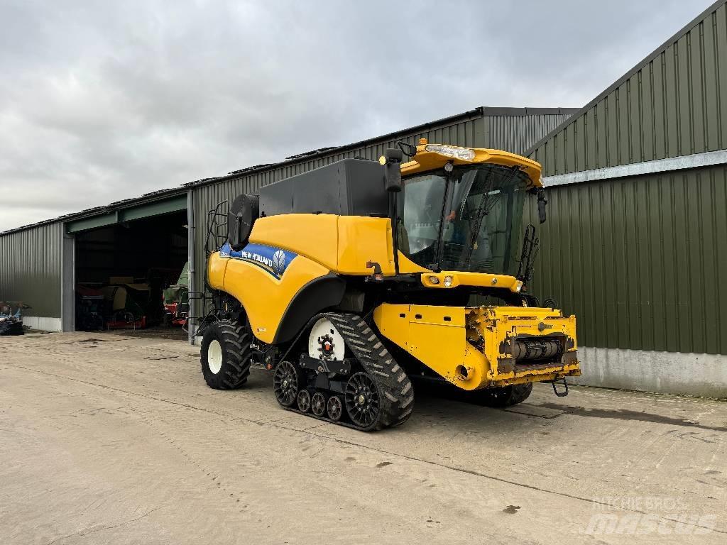 New Holland CR 9090 Ražas novākšanas kombaini