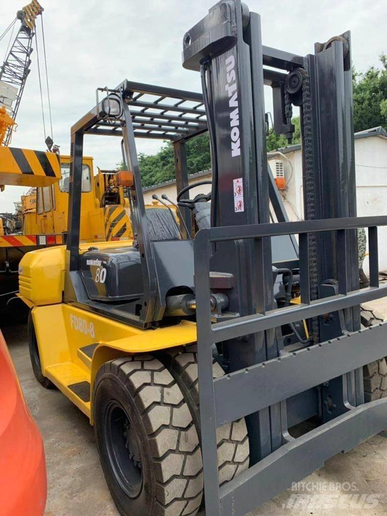 Komatsu 8 Ton Tehnika ar dīzeļa dzinēju