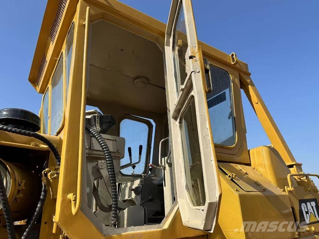 CAT D 8 K Kāpurķēžu buldozeri