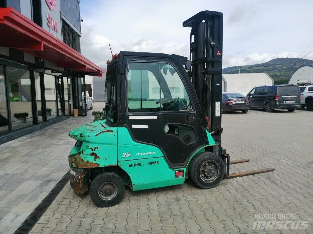 Mitsubishi FD25N Tehnika ar dīzeļa dzinēju