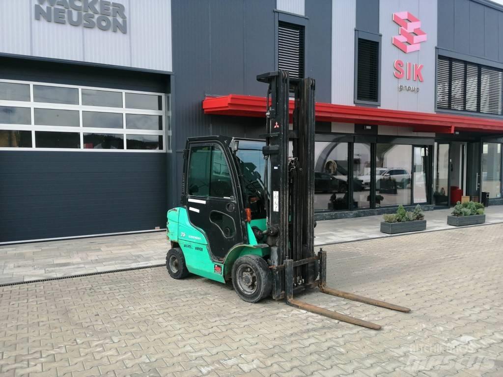 Mitsubishi FD25N Tehnika ar dīzeļa dzinēju