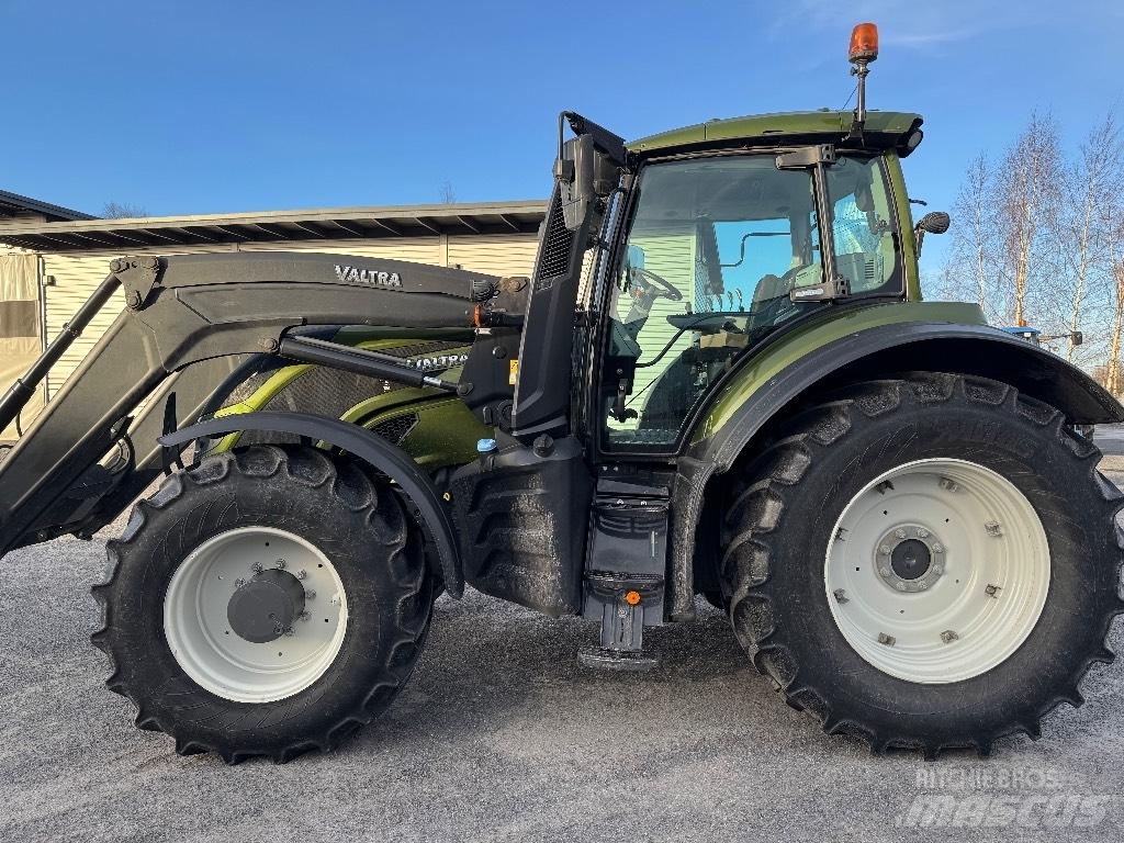 Valtra T174 EA Traktori