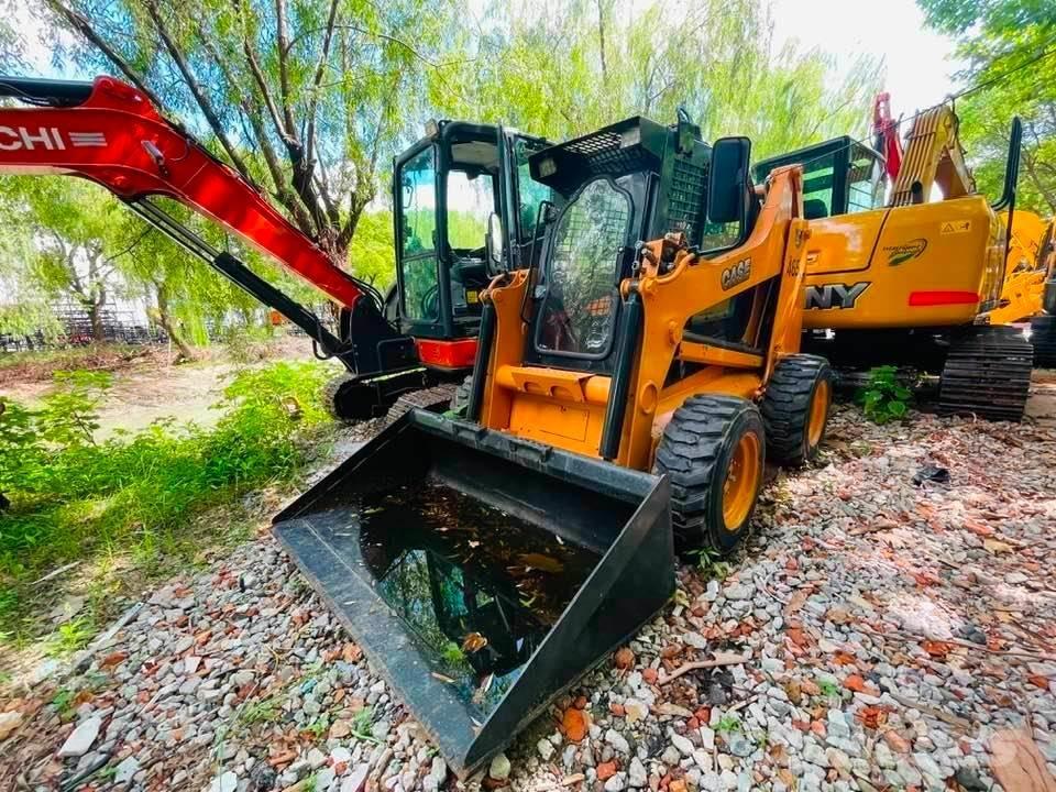 CASE 465 HD Lietoti riteņu kompaktiekrāvēji