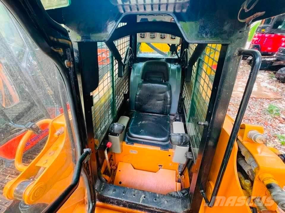 CASE 465 HD Lietoti riteņu kompaktiekrāvēji