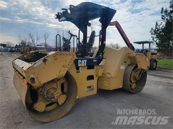 CAT CB64 Vienvalča grunts veltņi