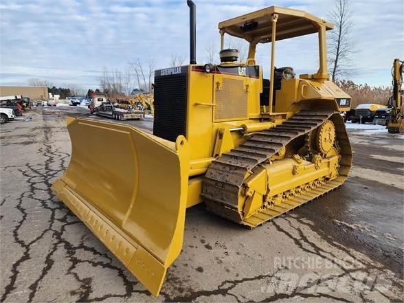 CAT D6M XL Kāpurķēžu buldozeri