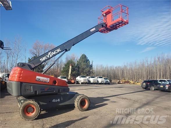 SkyJack SJ40T Teleskopiskie pacēlāji