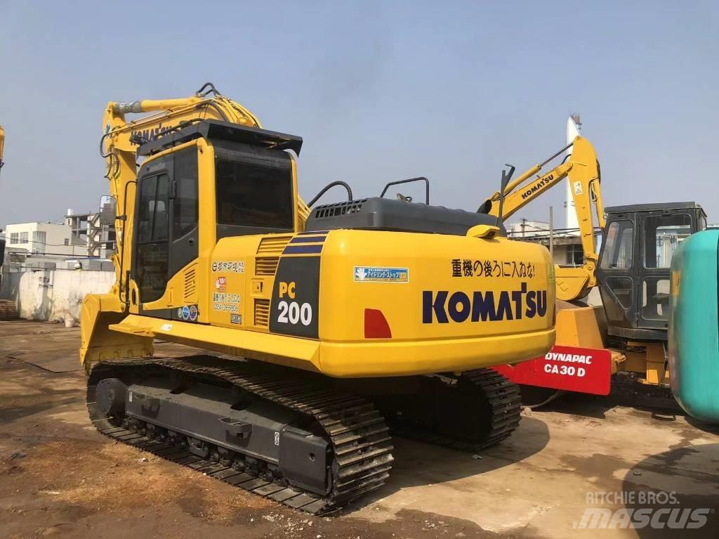 Komatsu PC200-8 Kāpurķēžu ekskavatori