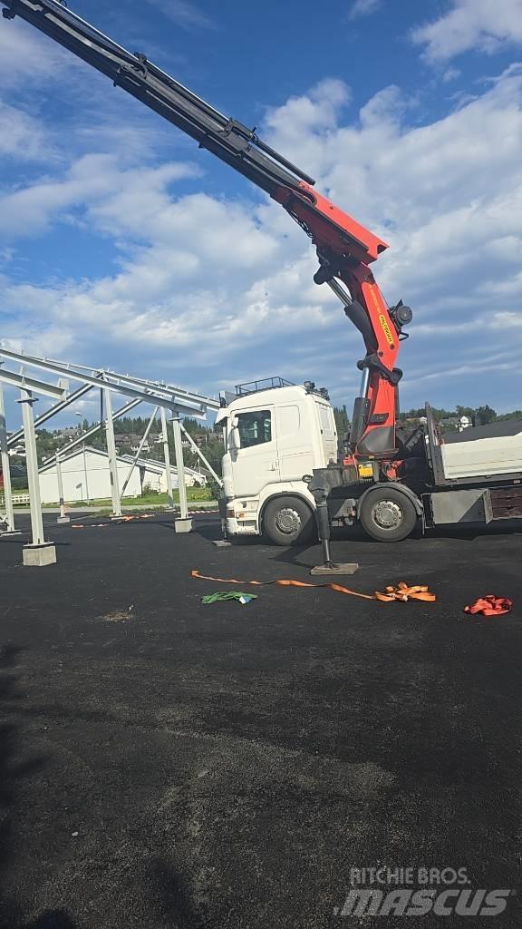 Scania 730 Smagās mašīnas ar celtni