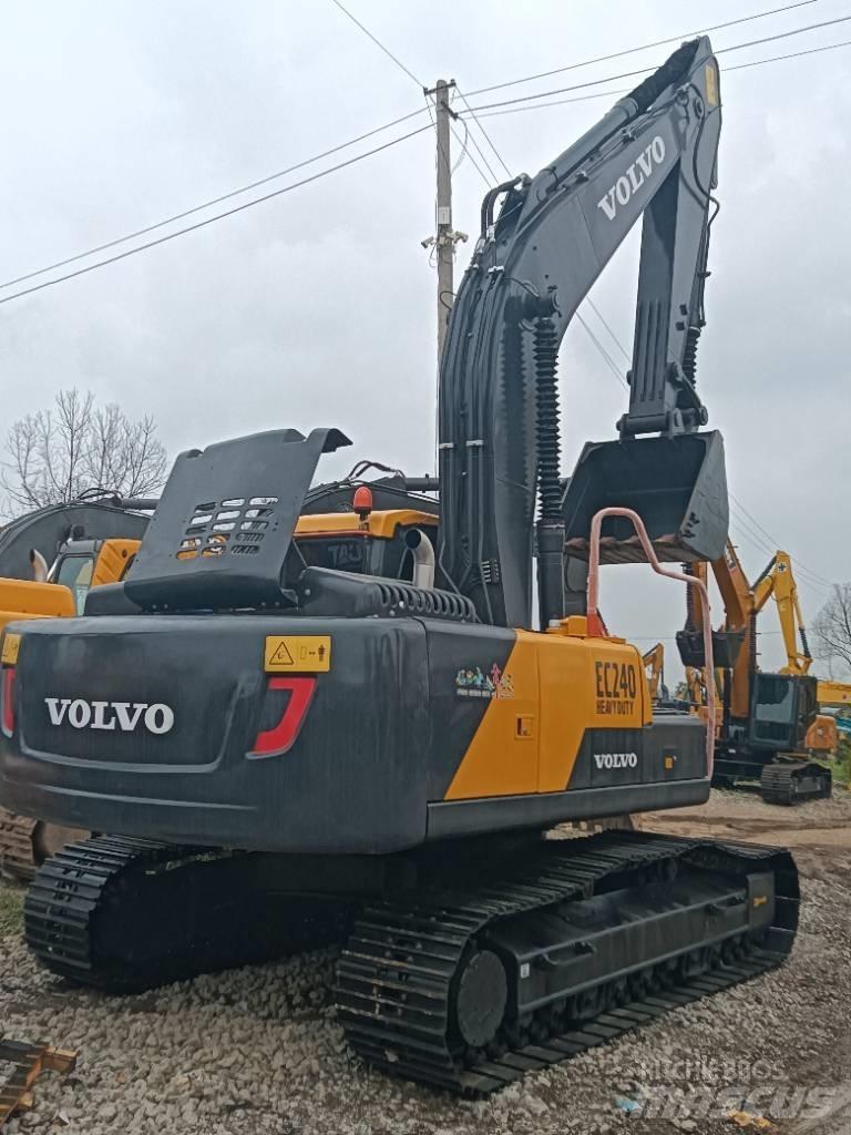 Volvo EC 240 Kāpurķēžu ekskavatori