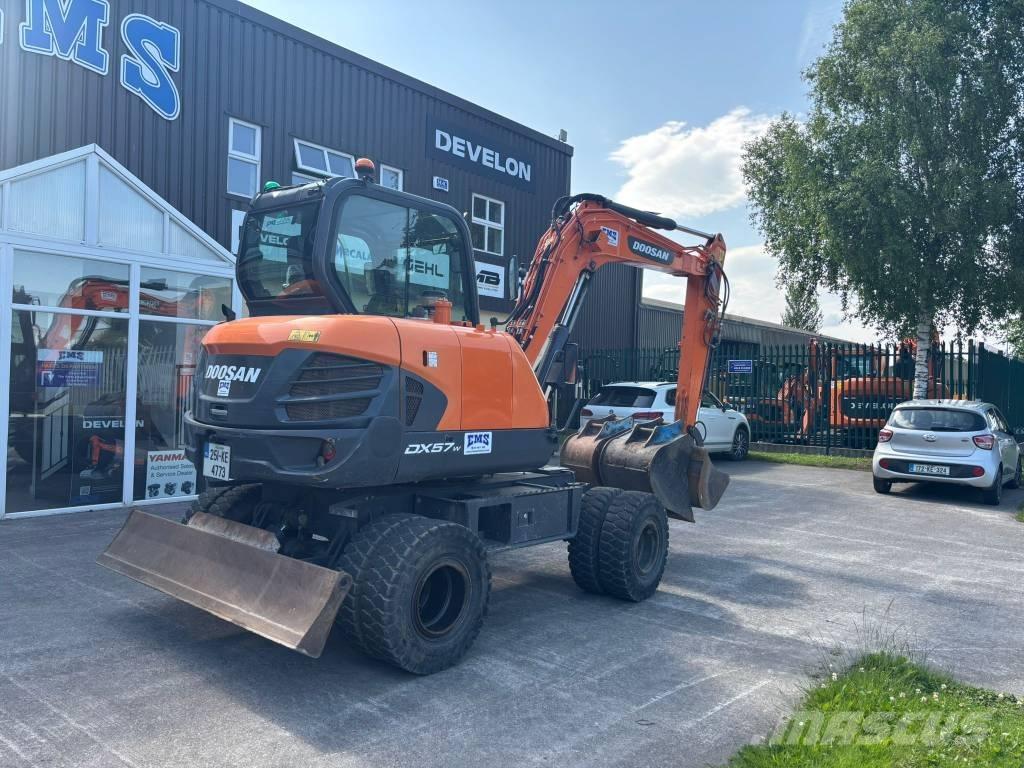 Doosan DX 57 W-5 Ekskavatori uz riteņiem