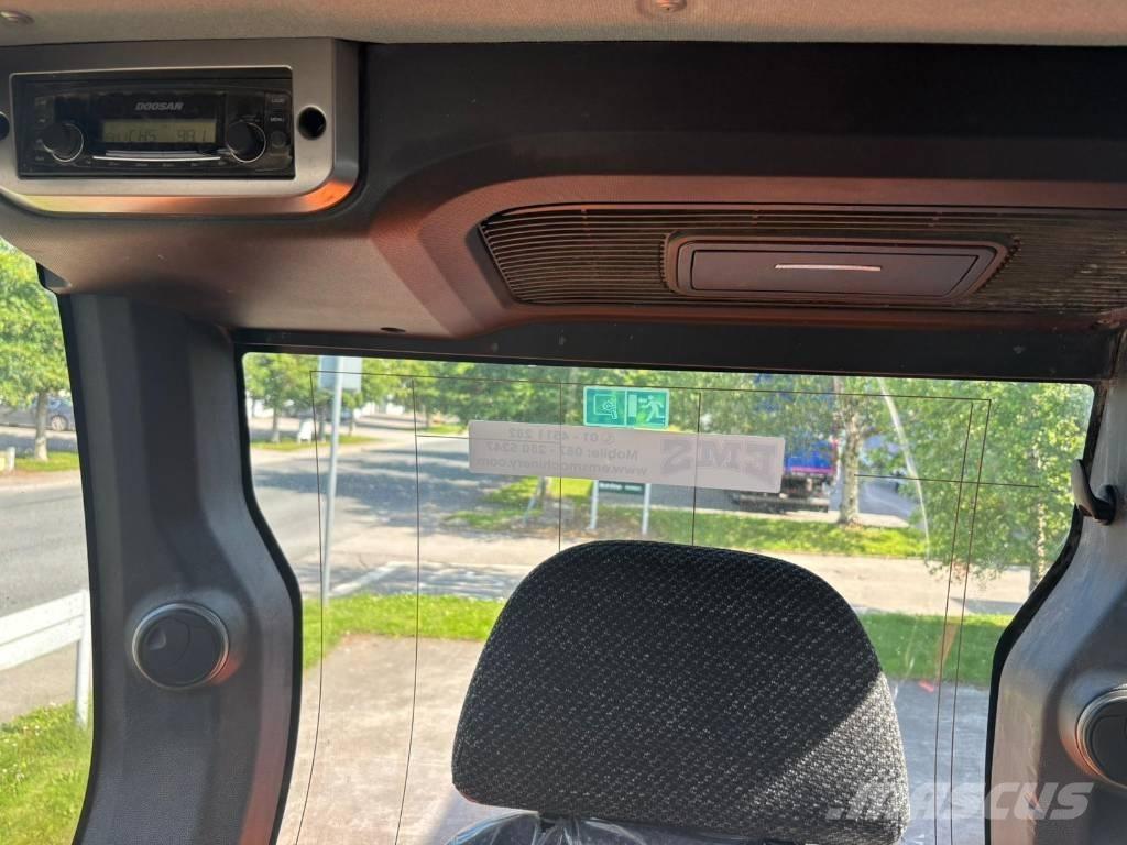 Doosan DX 57 W-5 Ekskavatori uz riteņiem