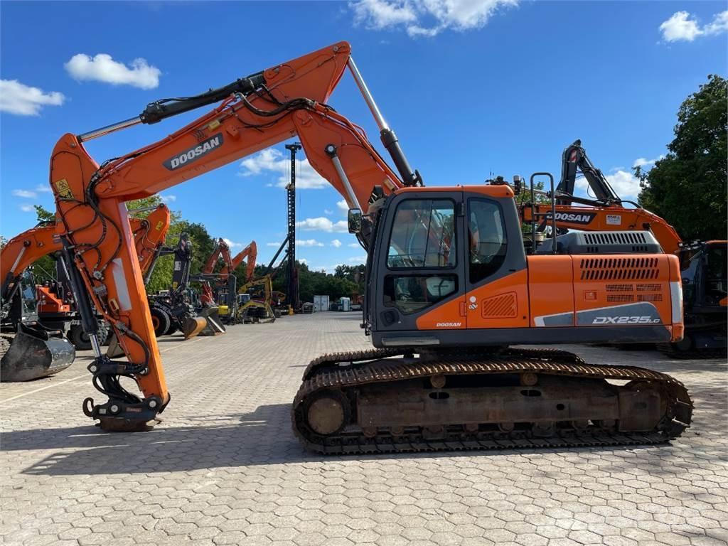 Doosan DX235LC-5 Kāpurķēžu ekskavatori