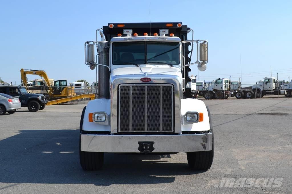 Peterbilt 367 Pašizgāzējs