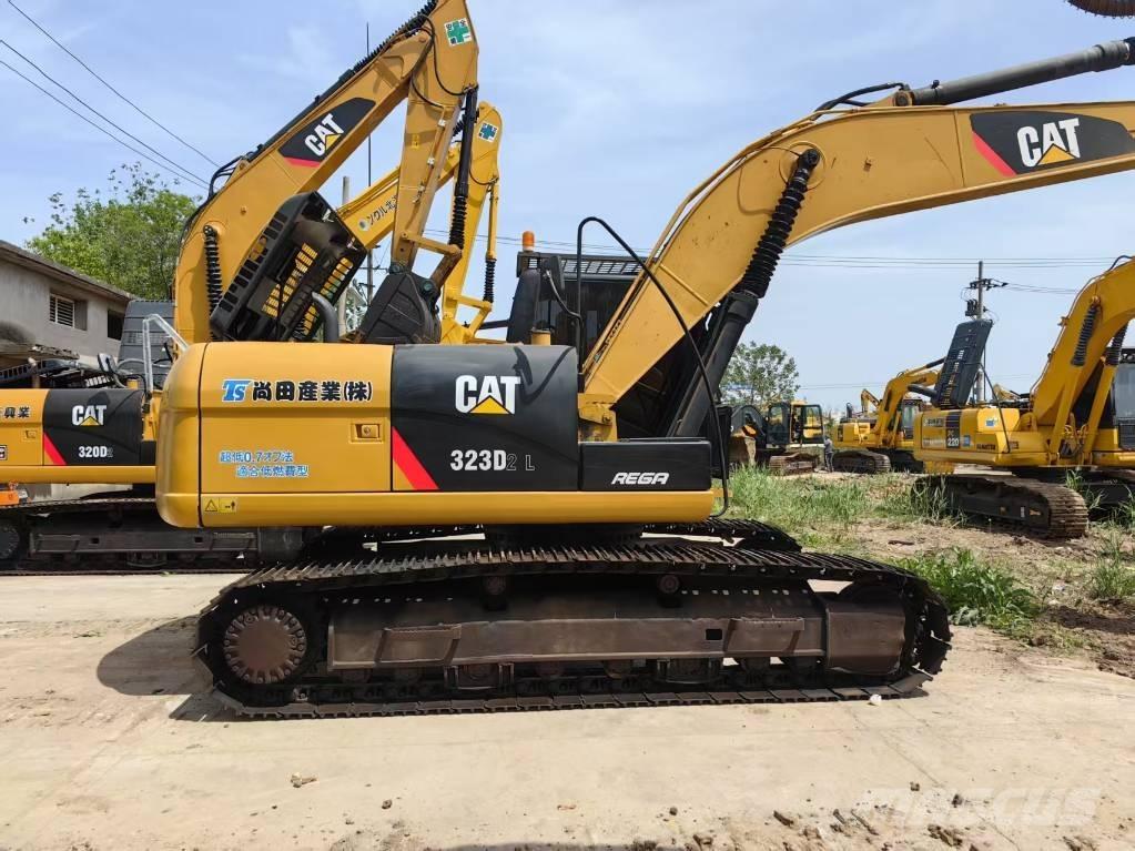 CAT 323 D Kāpurķēžu ekskavatori