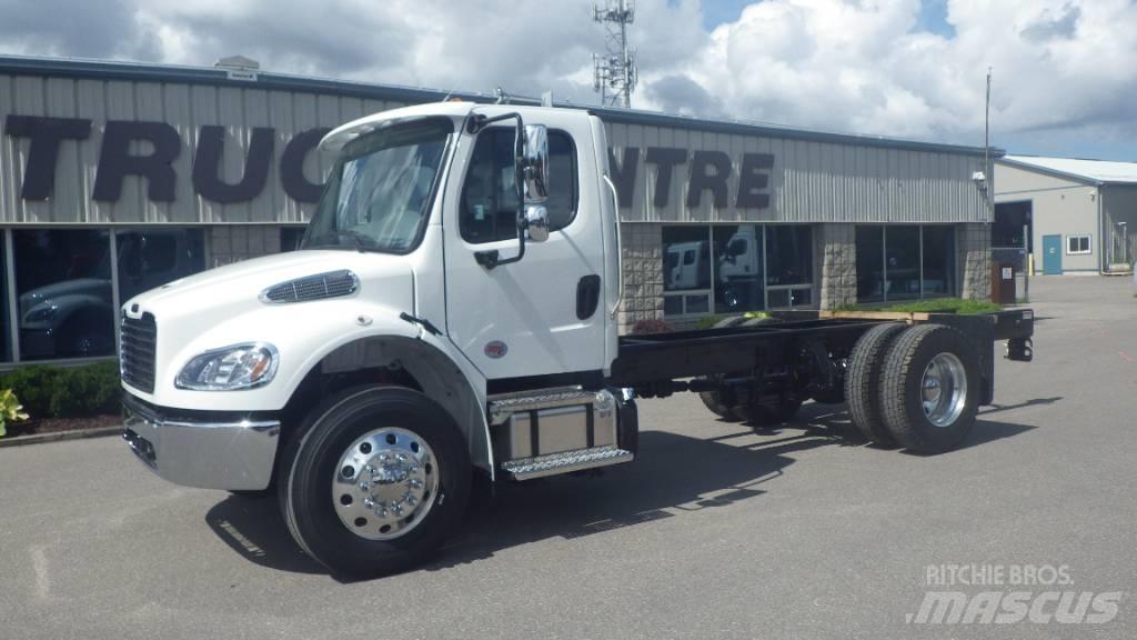 Freightliner M2106 Šasija ar kabīni