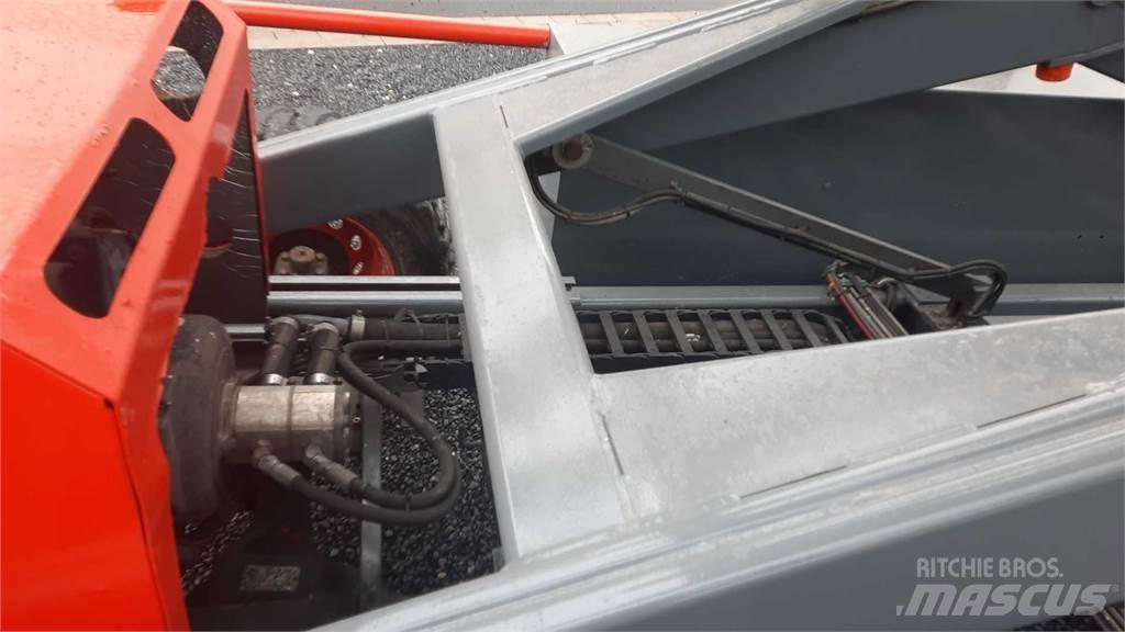 SkyJack 9250RT Šķerveida pacēlāji
