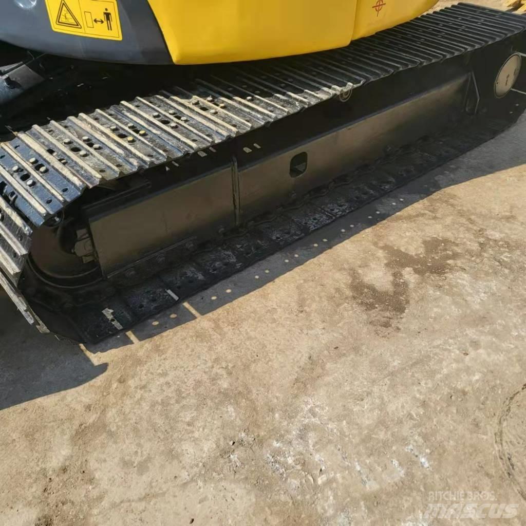 Komatsu PC50 Kāpurķēžu ekskavatori