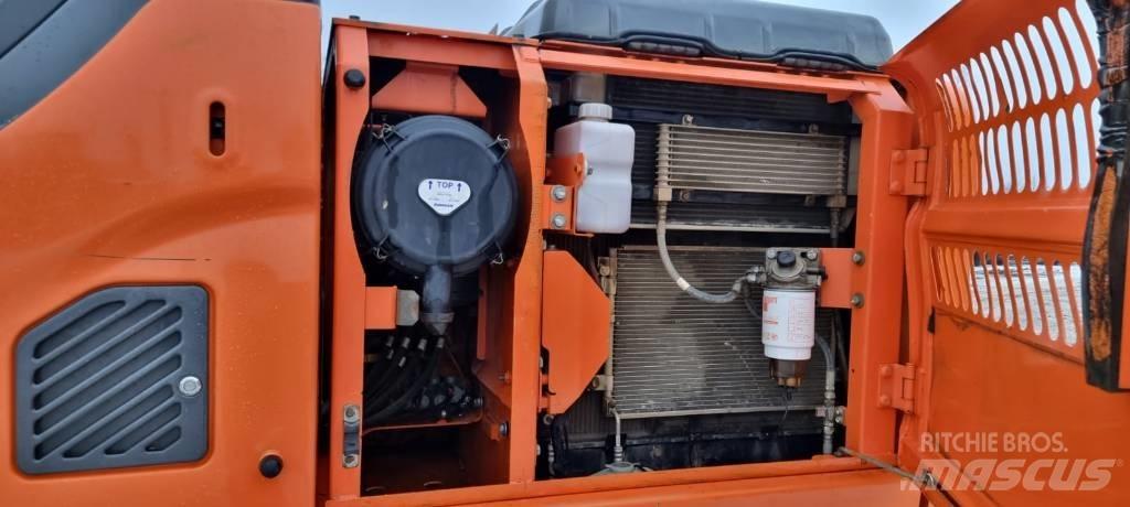 Doosan DX 140 LC-3 Kāpurķēžu ekskavatori