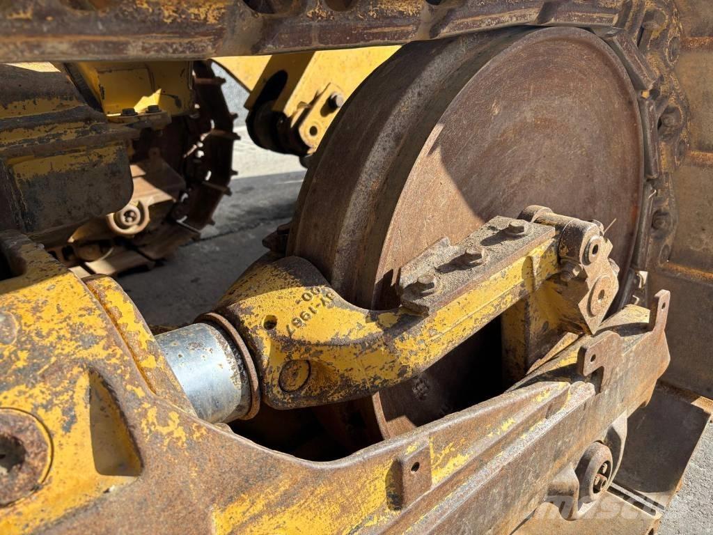 CAT 953 D Kāpurķēžu iekrāvēji