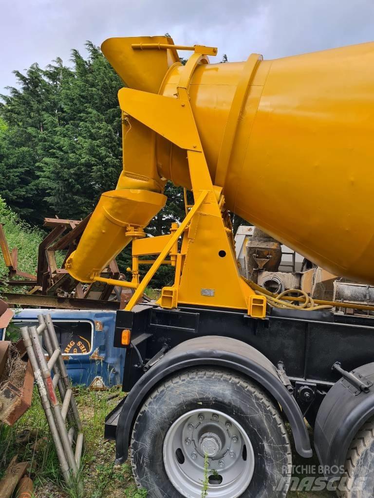  Concrete Mixer Citas piekabes